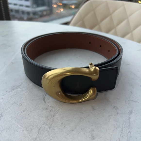 Simple, classic good quality Coach leather belt worn only once & also reversible - Picture 4 of 5